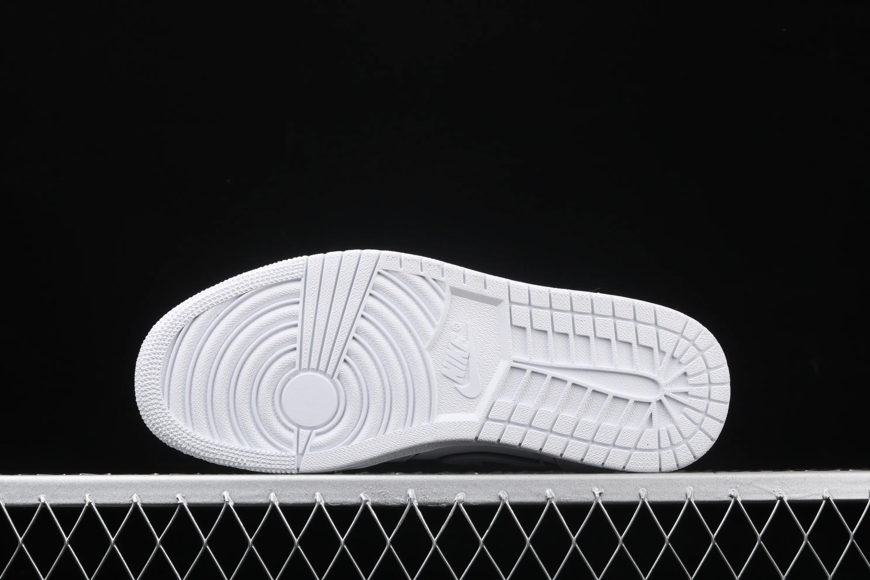 All categories Air Jordan Jordan series basketball shoes Air Jordan 1 Mid Air Jordan 1 Ret Hi Prem AJ1 Joe 1 cool laser stripes basketball shoes CK6587-100